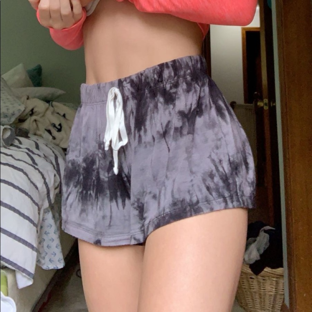 flowy tie dye grey shorts